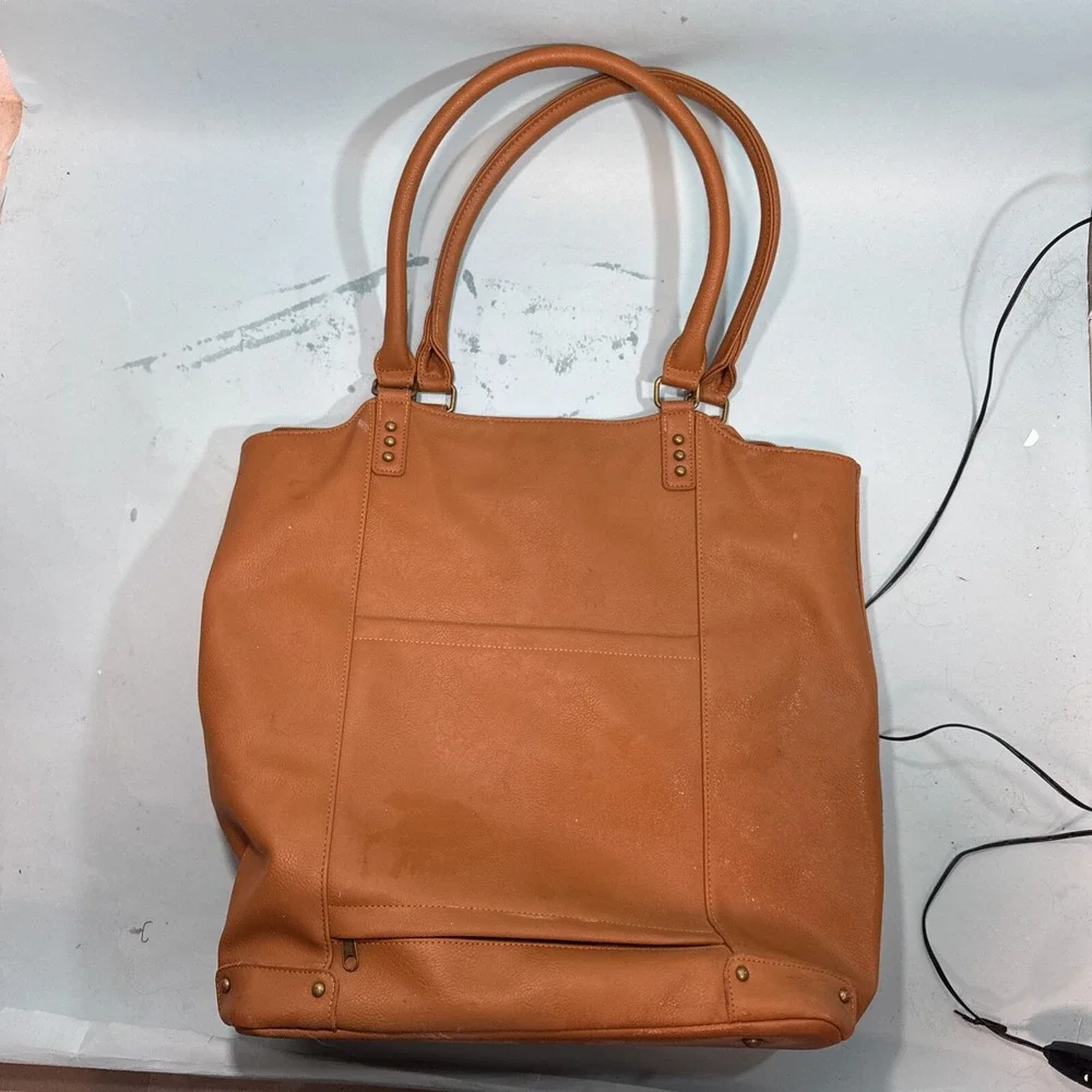 Solo Computer Laptop Bag Messenger Commuter Caramel Color Tote Pockets 17